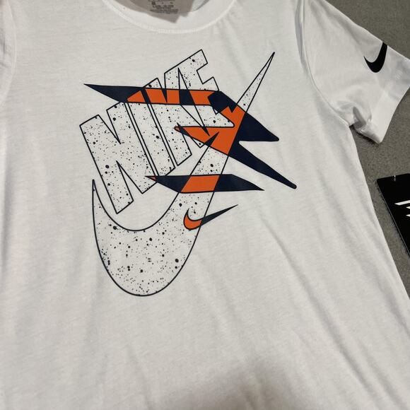 Nike Shirt Boys Small White 3Brand Dri-FIT Swoosh Graphic Socks Set Youth - Picture 3 of 6